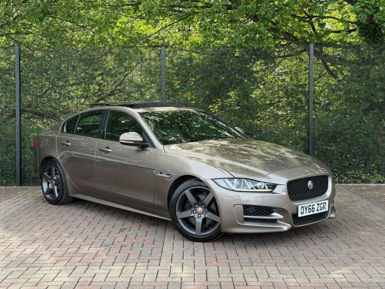 JAGUAR XE