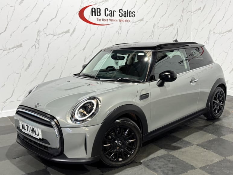 MINI HATCHBACK