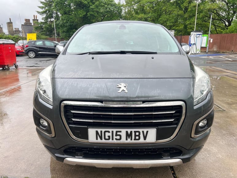 PEUGEOT 3008
