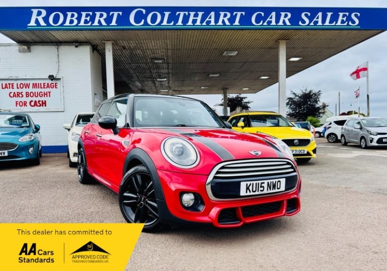 MINI HATCHBACK