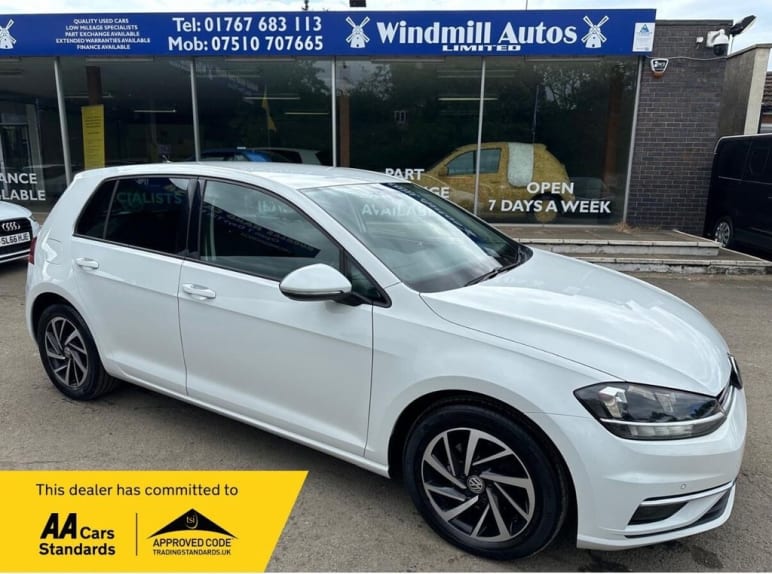VOLKSWAGEN GOLF