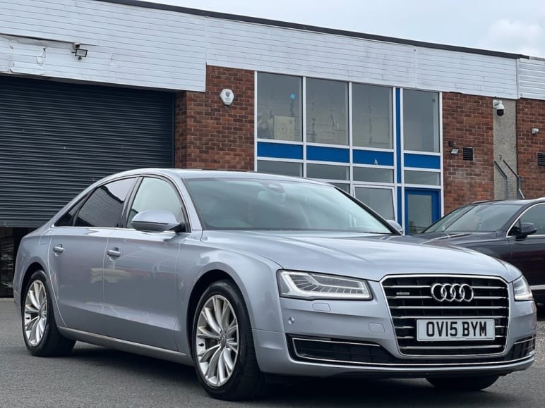 AUDI A8