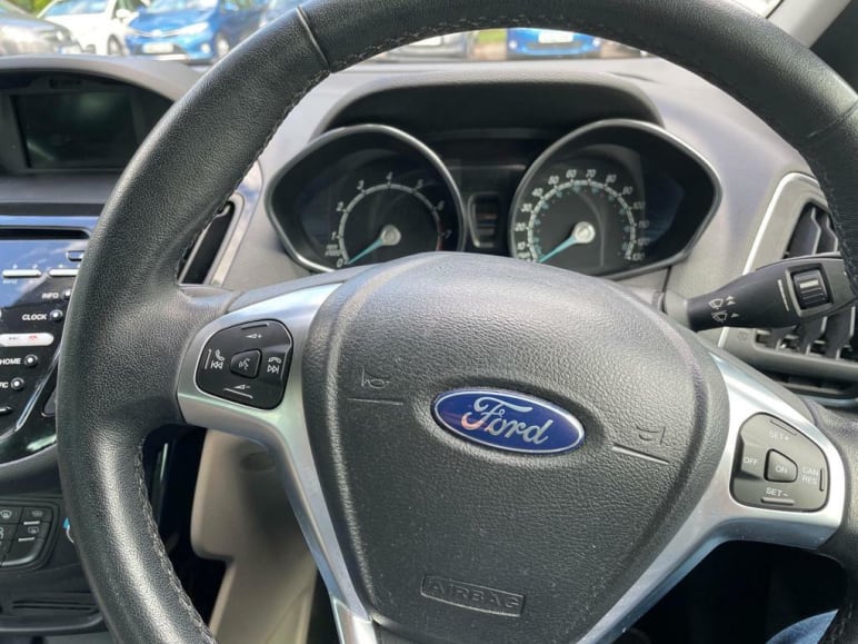 1.0T EcoBoost Titanium Navigator Euro 6