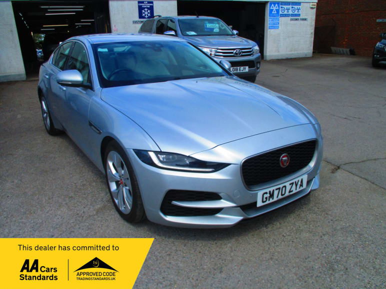 JAGUAR XE