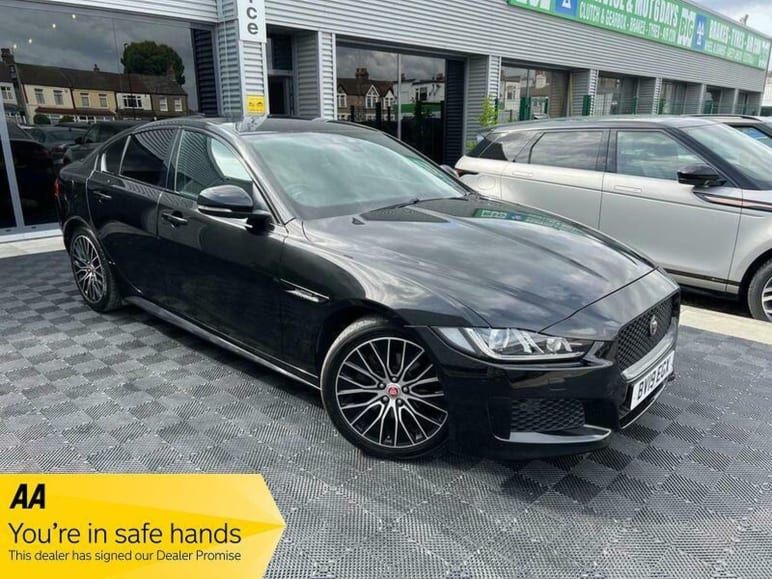 JAGUAR XE