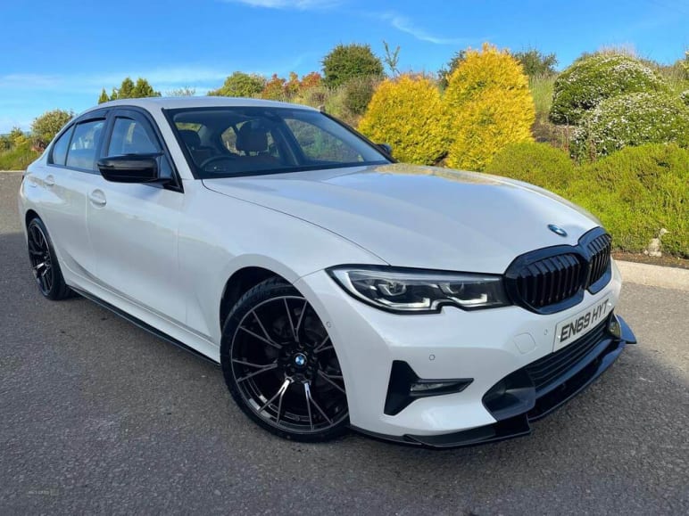 BMW 3 SERIES