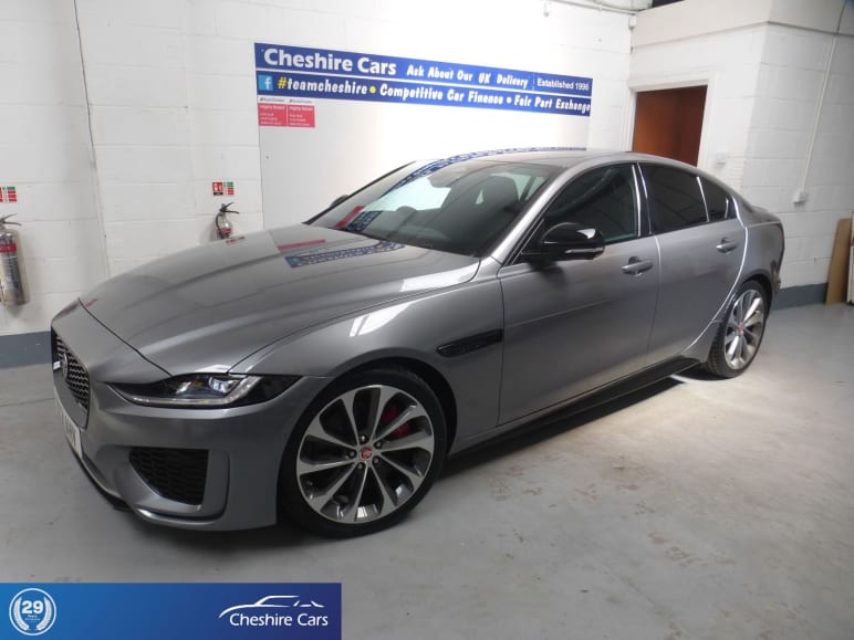 JAGUAR XE
