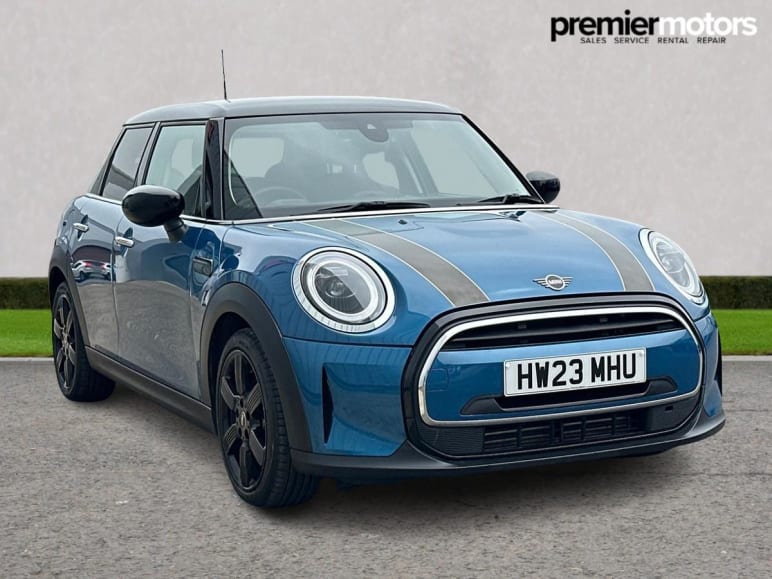 MINI HATCHBACK
