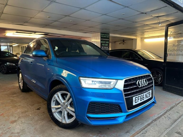 AUDI Q3