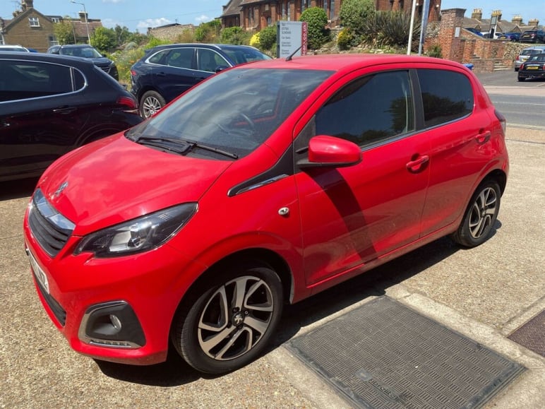 PEUGEOT 108