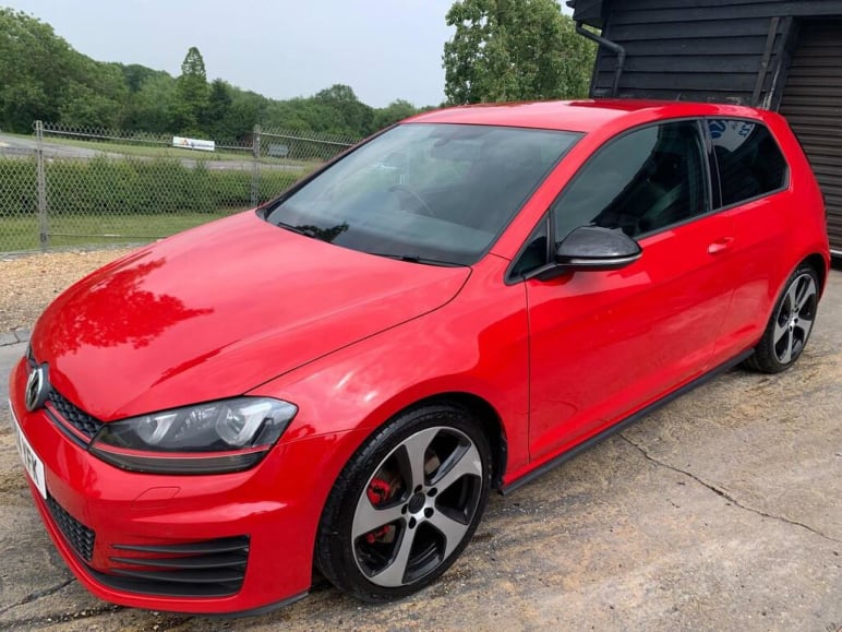 VOLKSWAGEN GOLF