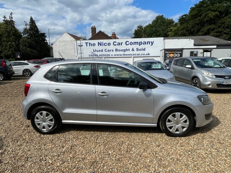 VOLKSWAGEN POLO