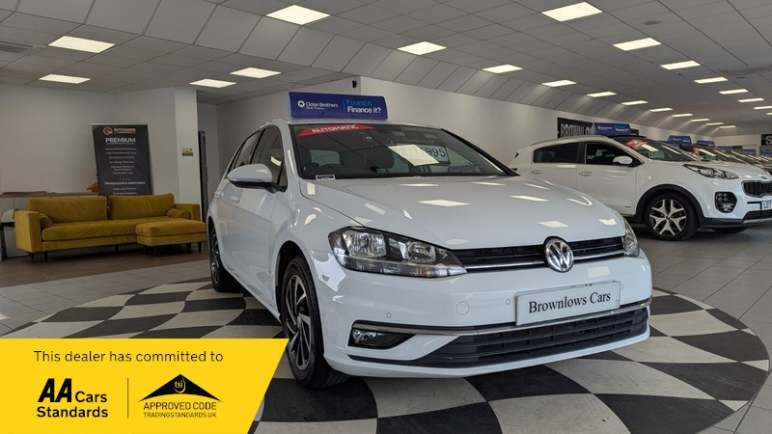 VOLKSWAGEN GOLF