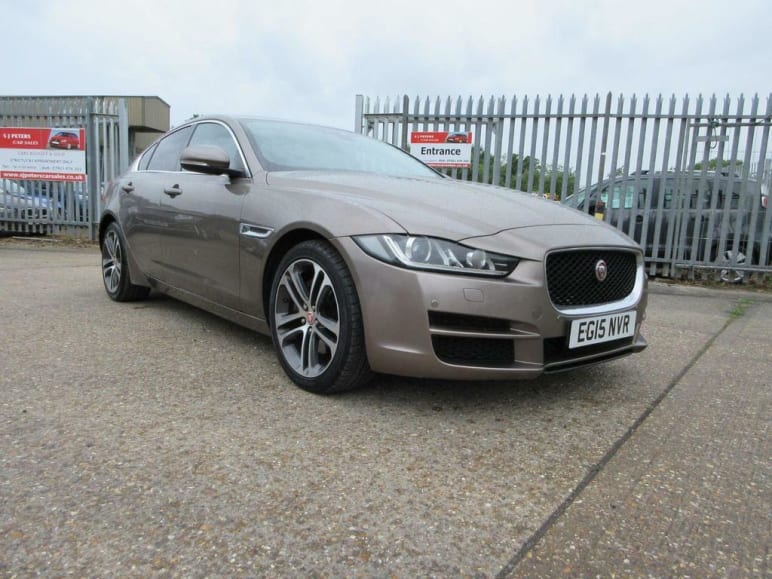 JAGUAR XE