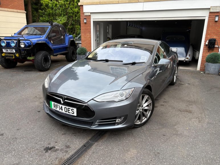 TESLA MODEL S