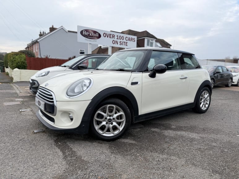 MINI HATCHBACK