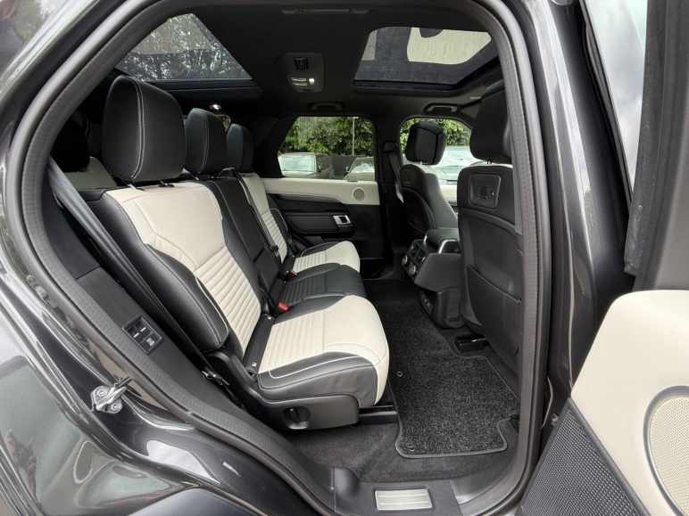 METROPOLITAN EDITION - TOW PACK - ONE OWNER - CARPATHIAN GREY