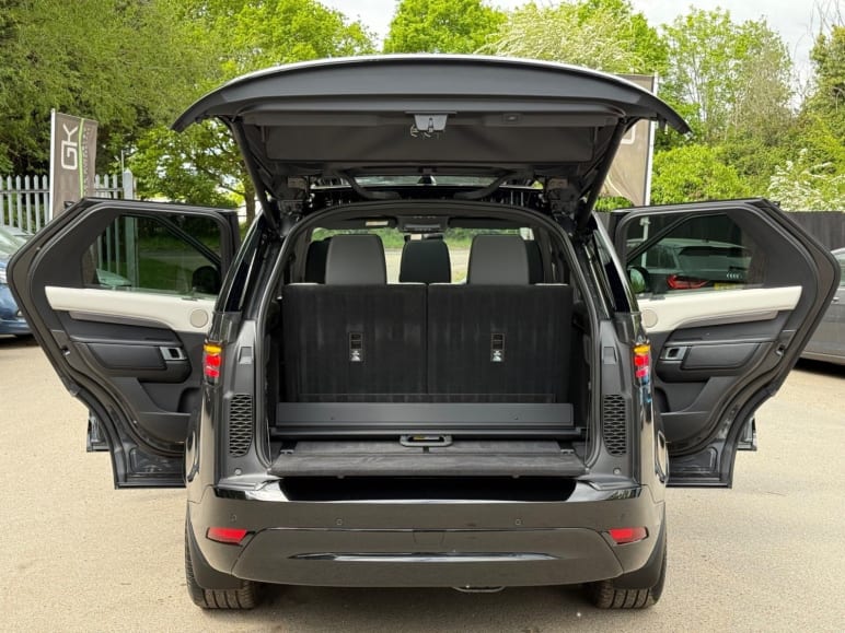 METROPOLITAN EDITION - TOW PACK - ONE OWNER - CARPATHIAN GREY