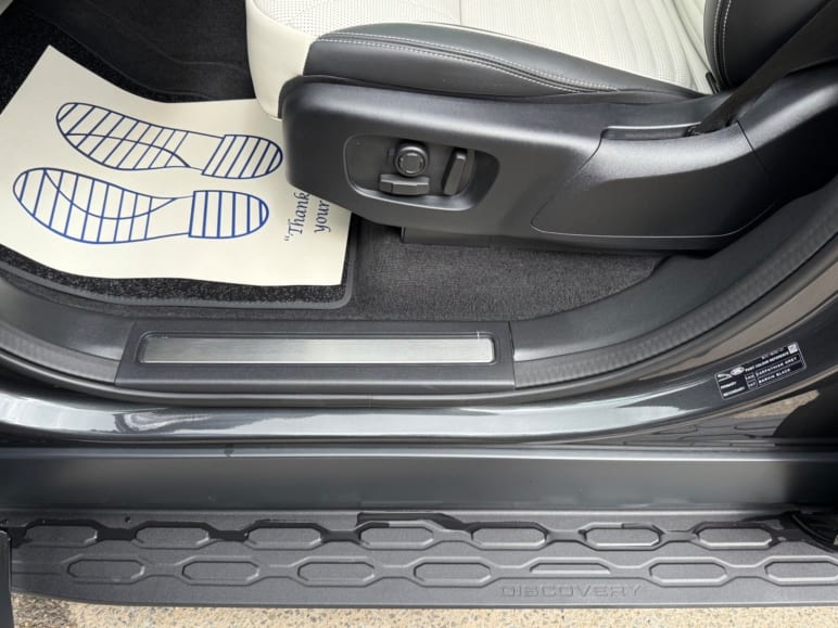 METROPOLITAN EDITION - TOW PACK - ONE OWNER - CARPATHIAN GREY