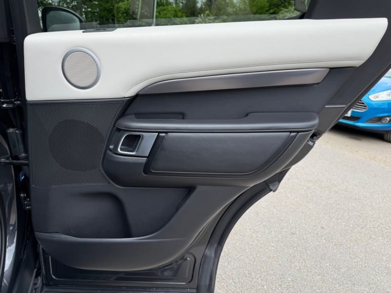 METROPOLITAN EDITION - TOW PACK - ONE OWNER - CARPATHIAN GREY
