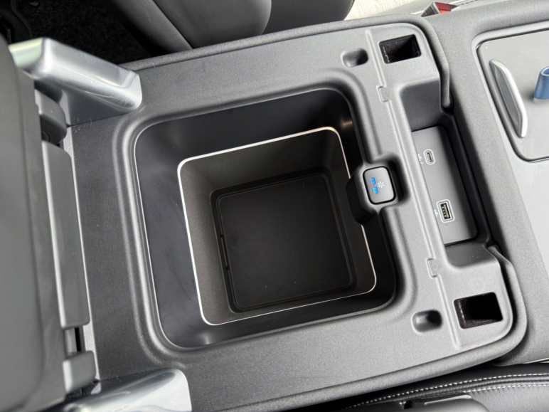 METROPOLITAN EDITION - TOW PACK - ONE OWNER - CARPATHIAN GREY