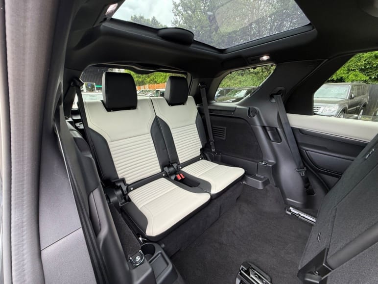 METROPOLITAN EDITION - TOW PACK - ONE OWNER - CARPATHIAN GREY