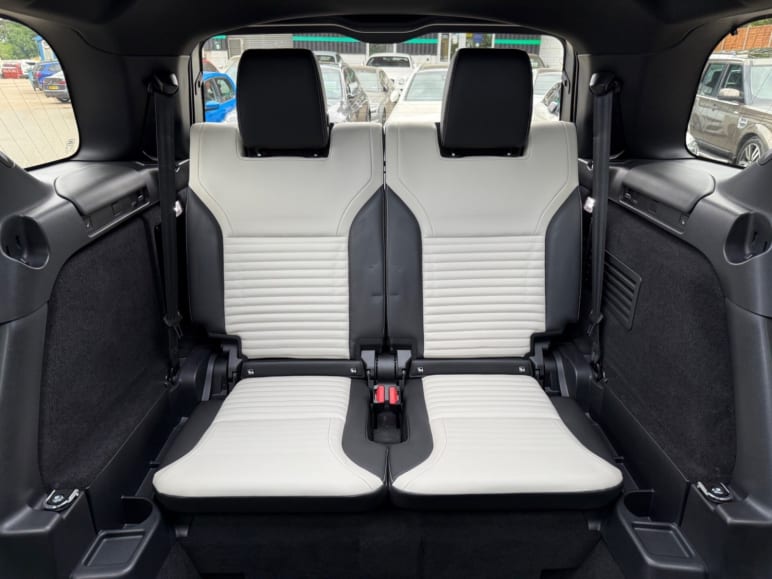 METROPOLITAN EDITION - TOW PACK - ONE OWNER - CARPATHIAN GREY