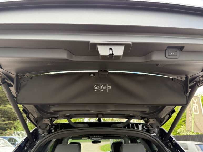 METROPOLITAN EDITION - TOW PACK - ONE OWNER - CARPATHIAN GREY