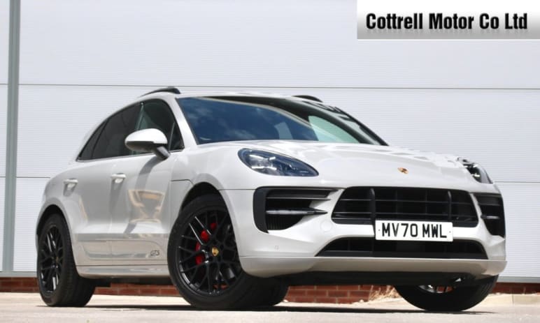 PORSCHE MACAN