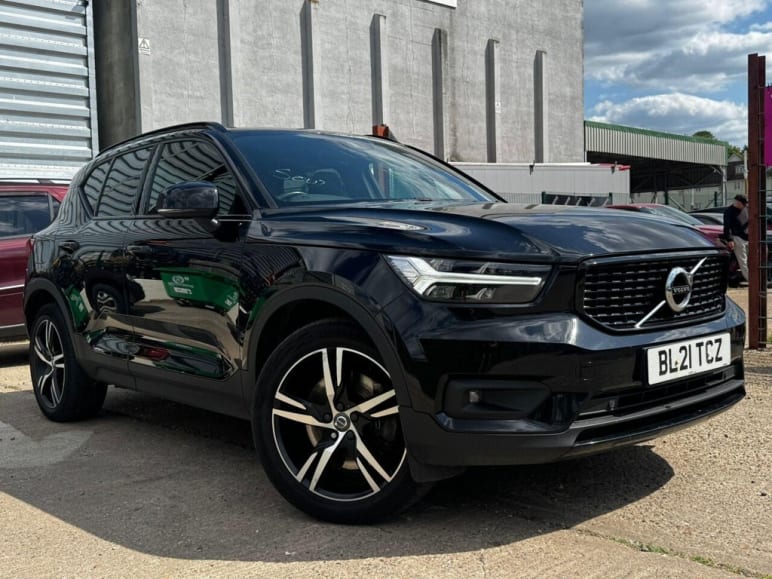VOLVO XC40