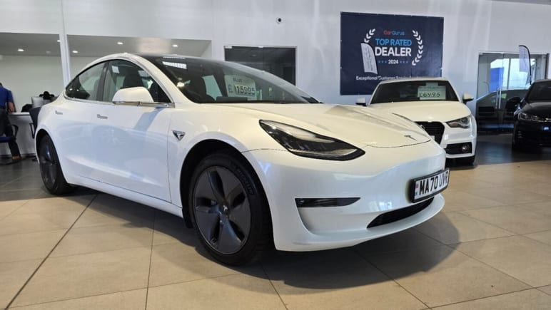 TESLA MODEL 3