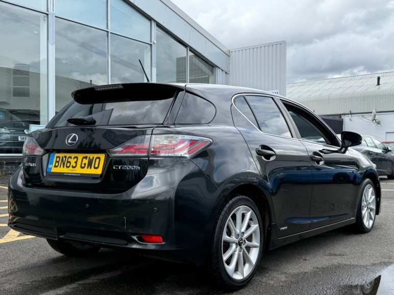 1.8 200h Advance Hatchback 5dr Petrol Hybrid CVT E