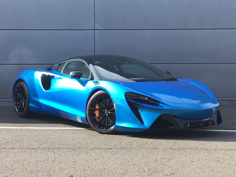MCLAREN ARTURA