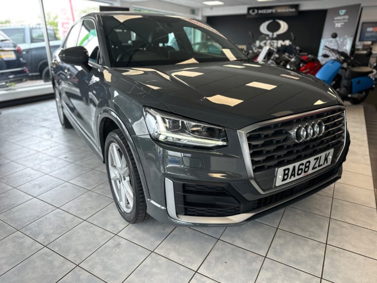 AUDI Q2
