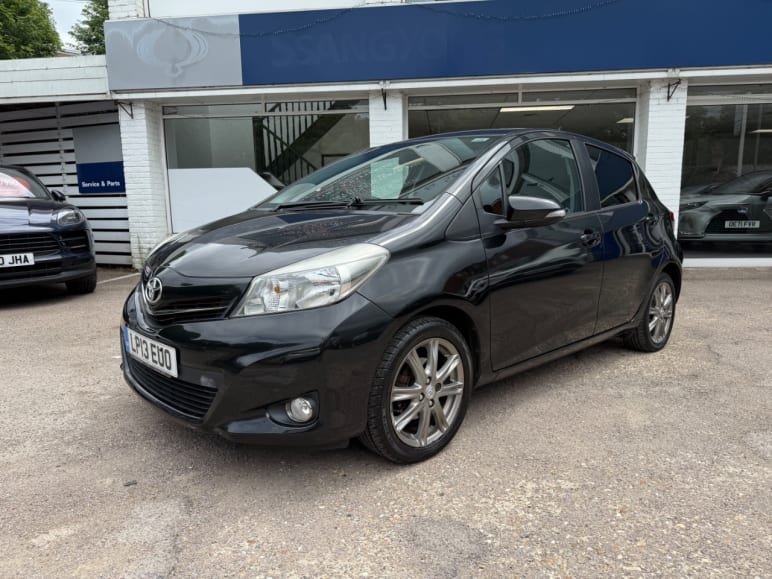 TOYOTA YARIS