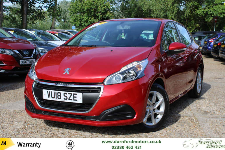 PEUGEOT 208
