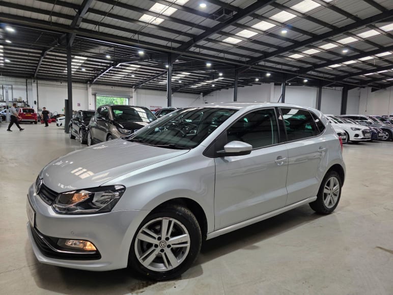 VOLKSWAGEN POLO