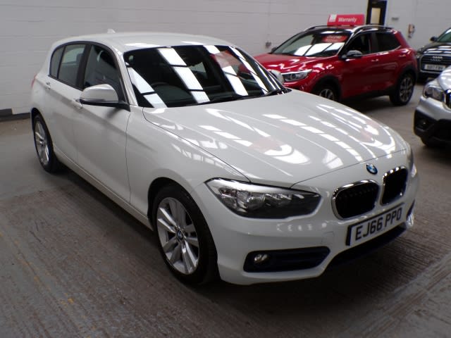 BMW 1 SERIES