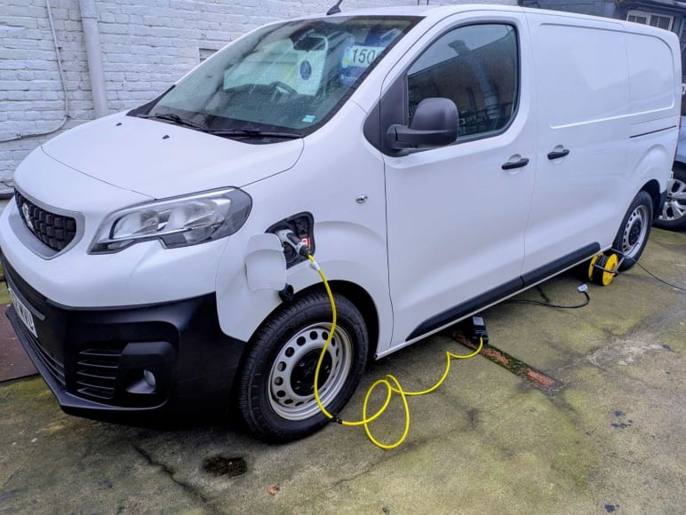 e 1000 50kWh Professional