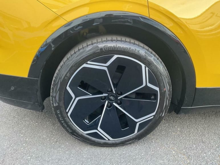 250kW Premium 79kWh AWD 5dr Auto