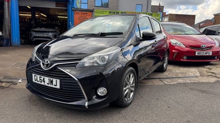 TOYOTA YARIS