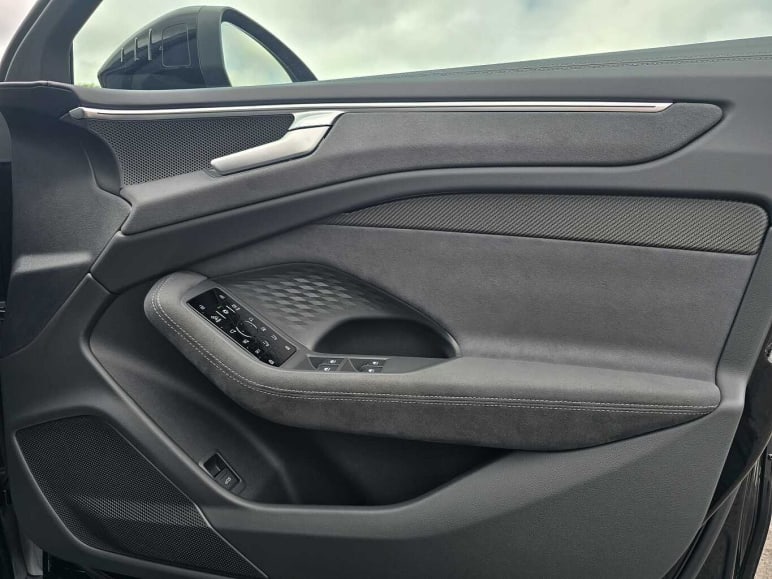 Avant Launch Edition TDI quattro 204 PS S tronic