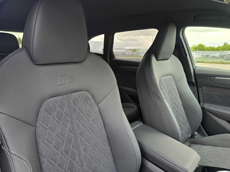 Avant Launch Edition TDI quattro 204 PS S tronic