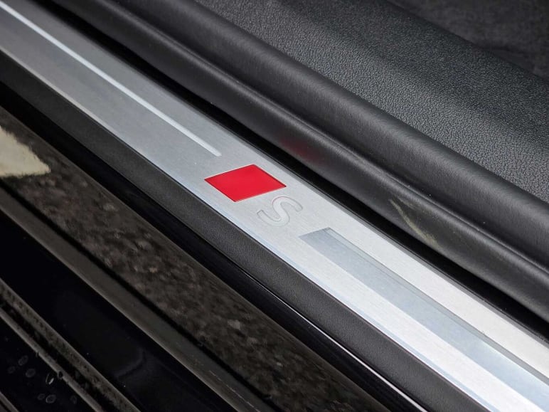 Avant Launch Edition TDI quattro 204 PS S tronic