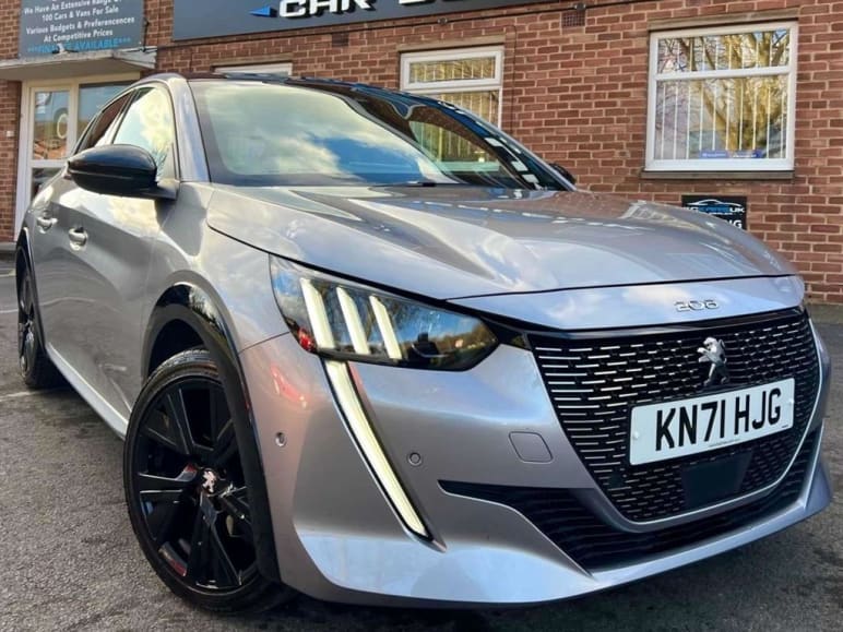 PEUGEOT 208