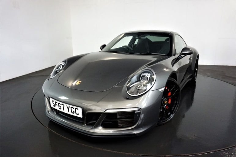 PORSCHE 911