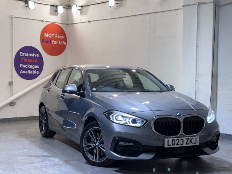 BMW 1 SERIES
