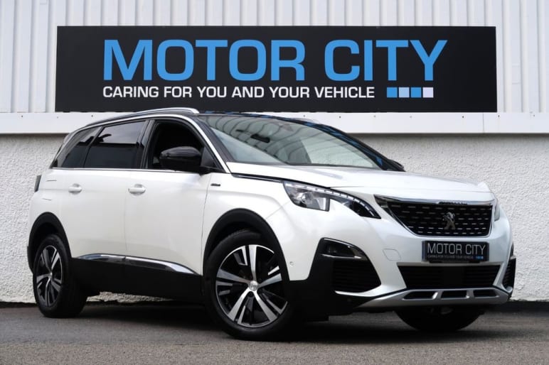 PEUGEOT 5008