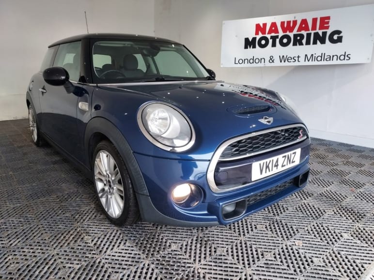MINI HATCHBACK