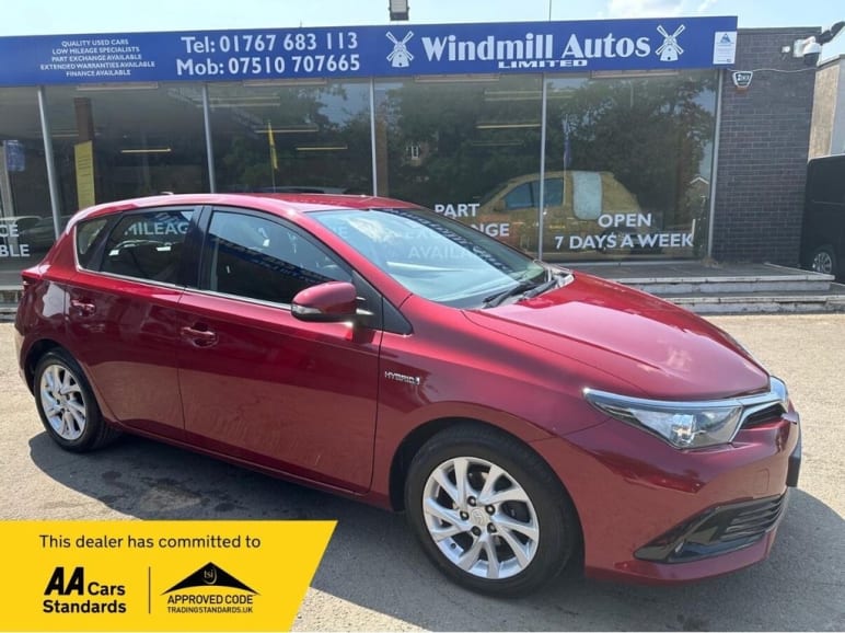 TOYOTA AURIS
